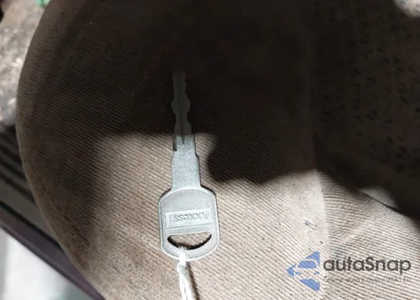 2000 Chevrolet Silverado 1500 Ls из США, поврежденный, VIN 2GCEC19T3Y1326178